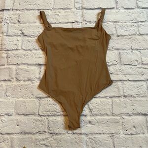 Skims tan brown SQUARE NECK BODYSUIT  M